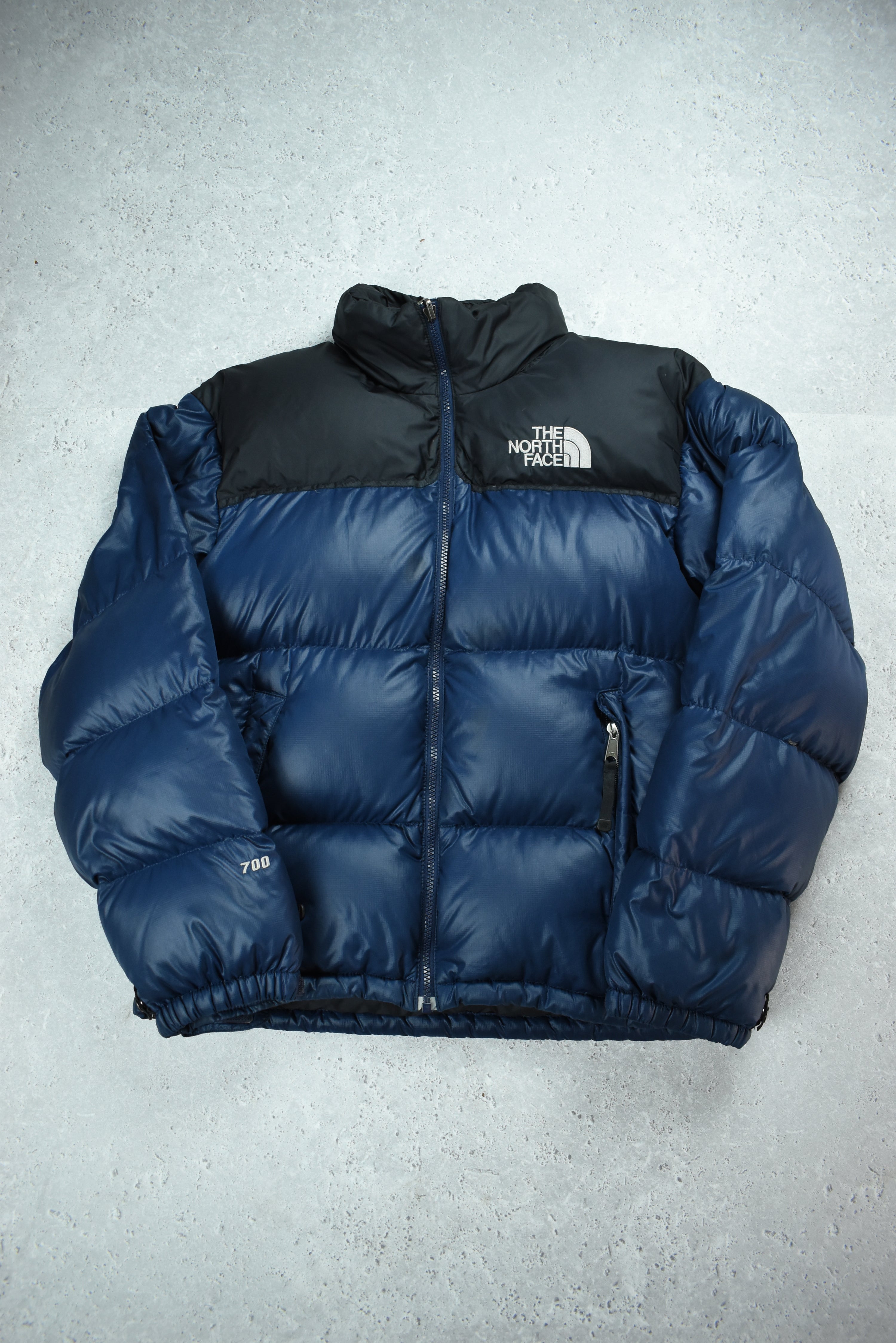 Vintage north deals face nuptse 700