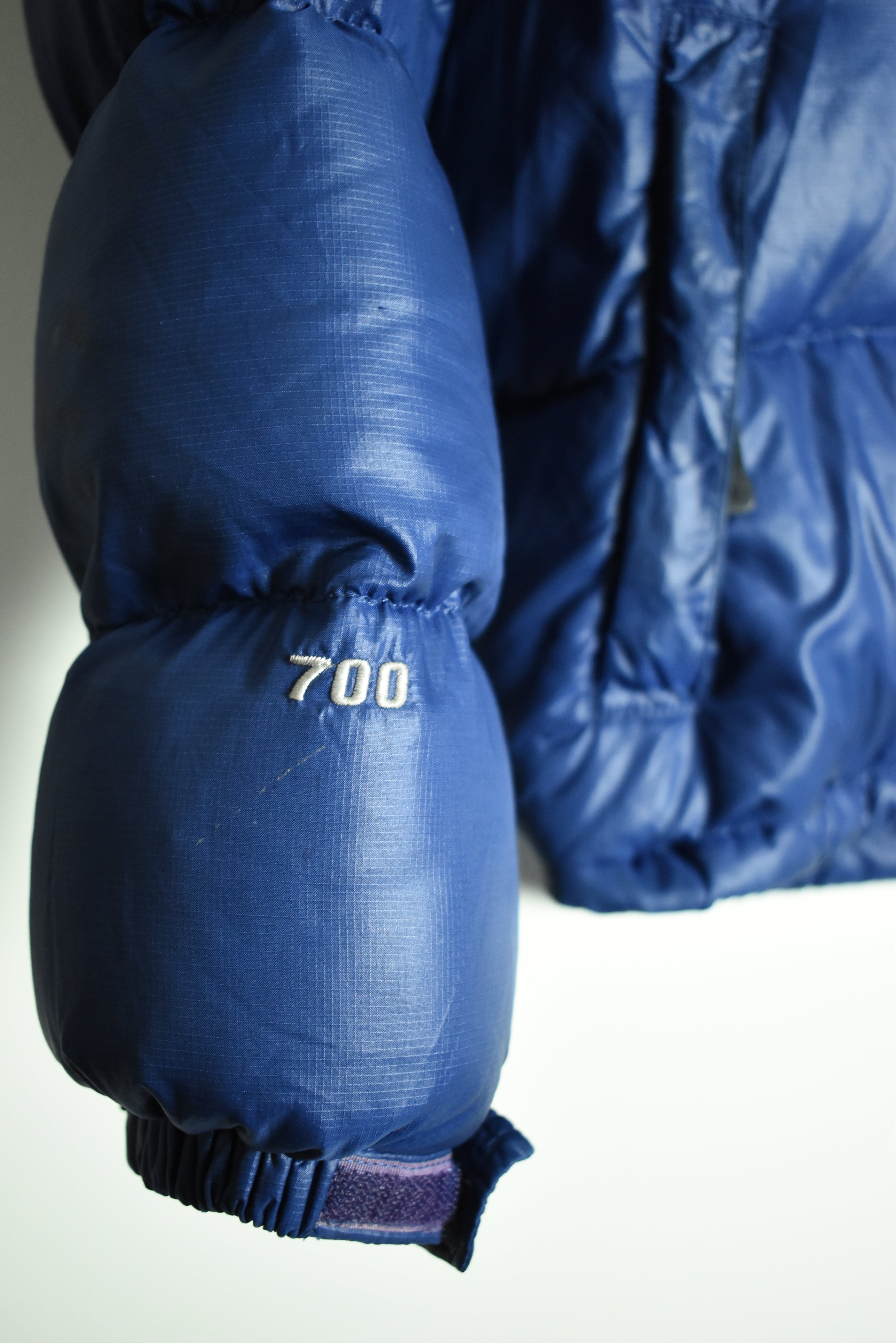 Vintage The North Face 700 Nuptse Puffer Blue - Medium | Vintage Clothing