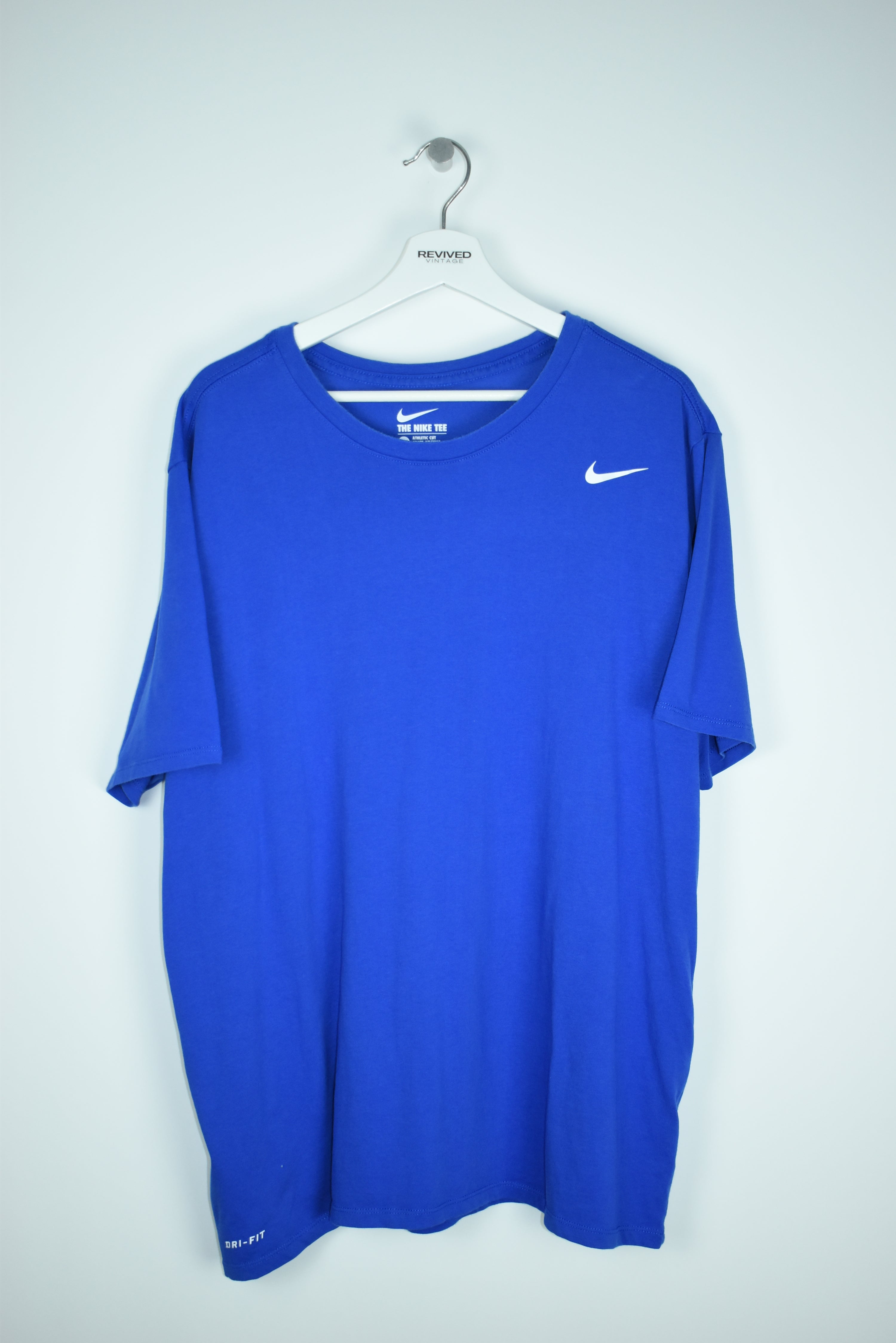 Nike mini swoosh tee hotsell